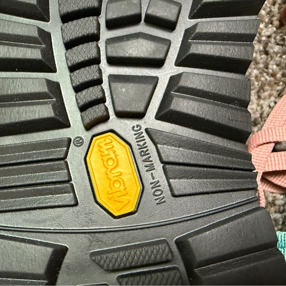 Brand new chacos Vibram Custom - Picture 8 of 10